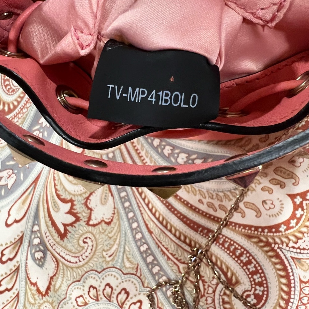 New Authentic Valentino Rockstud nano bucket bag/crossbody - Picture 6 of 6